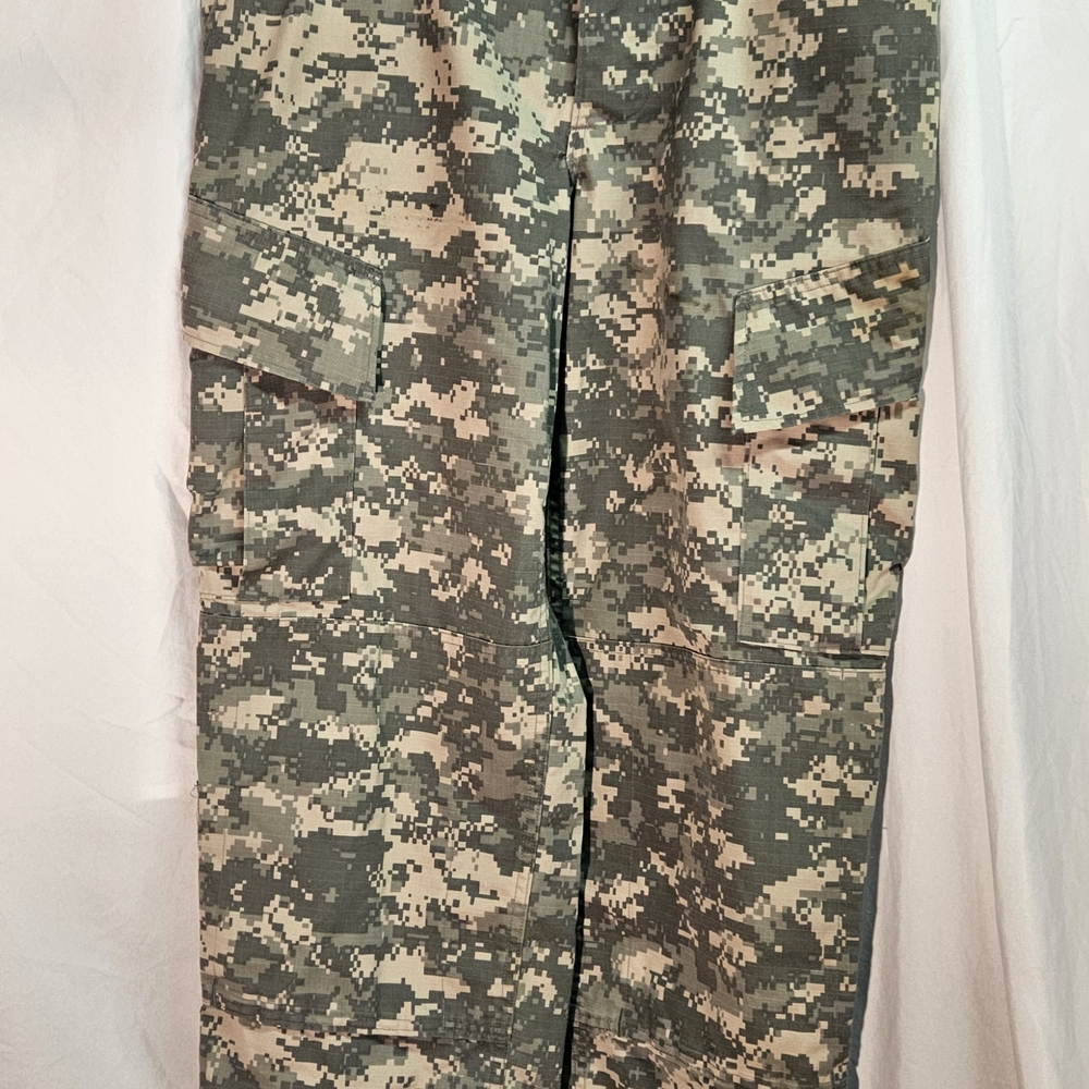 Men's Digital Camo Cargo Pants - NATO SIZE 6775/7989